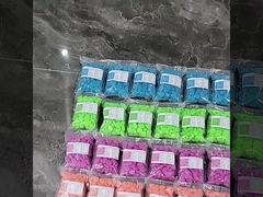 Gele Decoratieve van de Tuinkiezelstenen van de Vissentank Lichtgevende het Kwartsoppervlakte