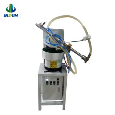 Kwaliteit  Automatic Nut Feeder for Spot Welding with M5-M12 Compatibility 220V/50Hz Power and 0.5MPa Air Source fabriek