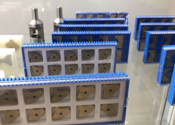 De globale Bladen van de de Industrienormen Aangepaste Snijder en Houders voor Uiteindeopmaker