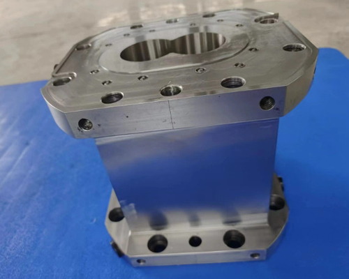 Op maat gemaakte extruder-sleeve-liner voor unieke extrusievereisten
